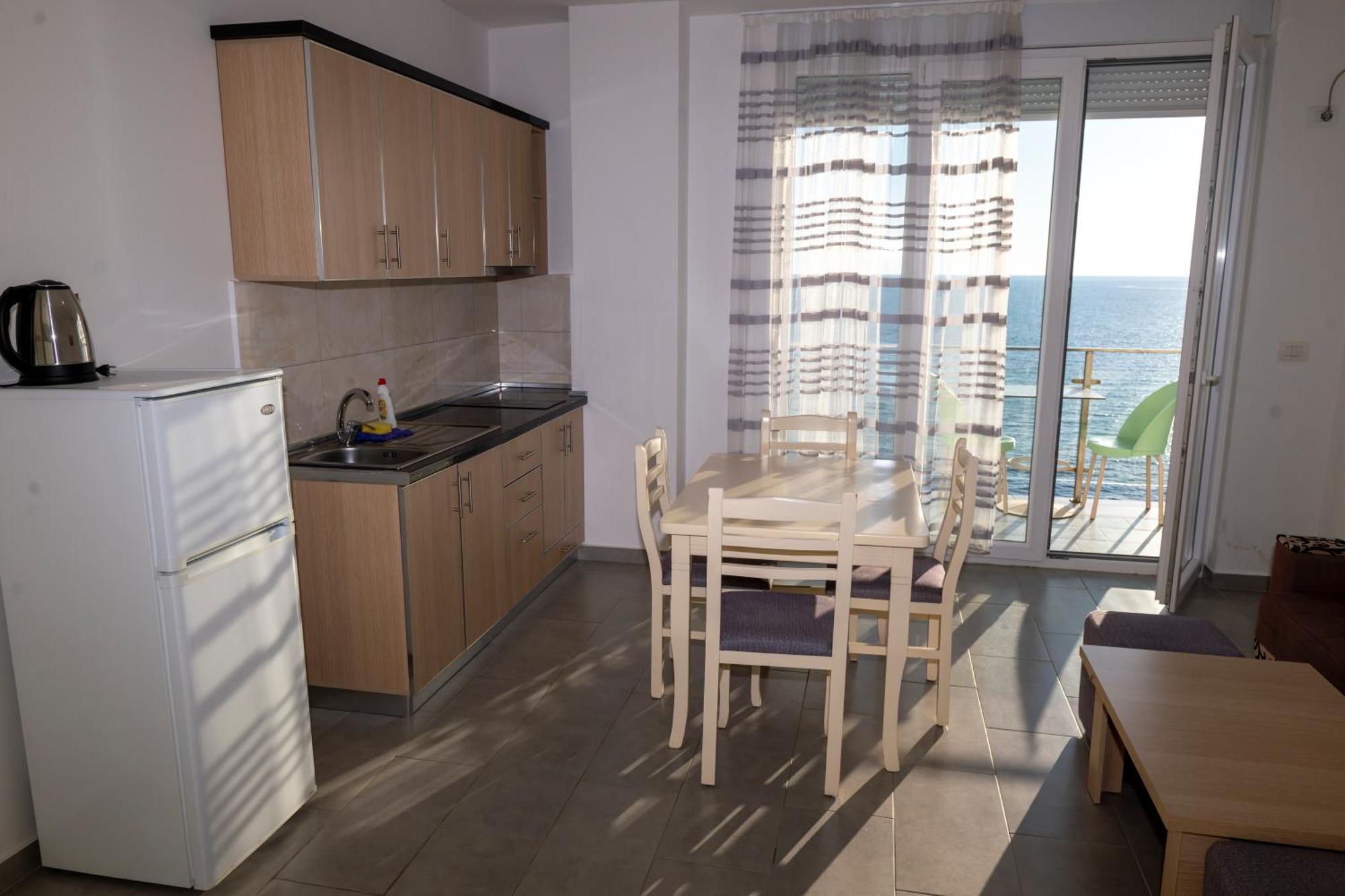 Roxhensi Apartment Shëngjin Exterior foto