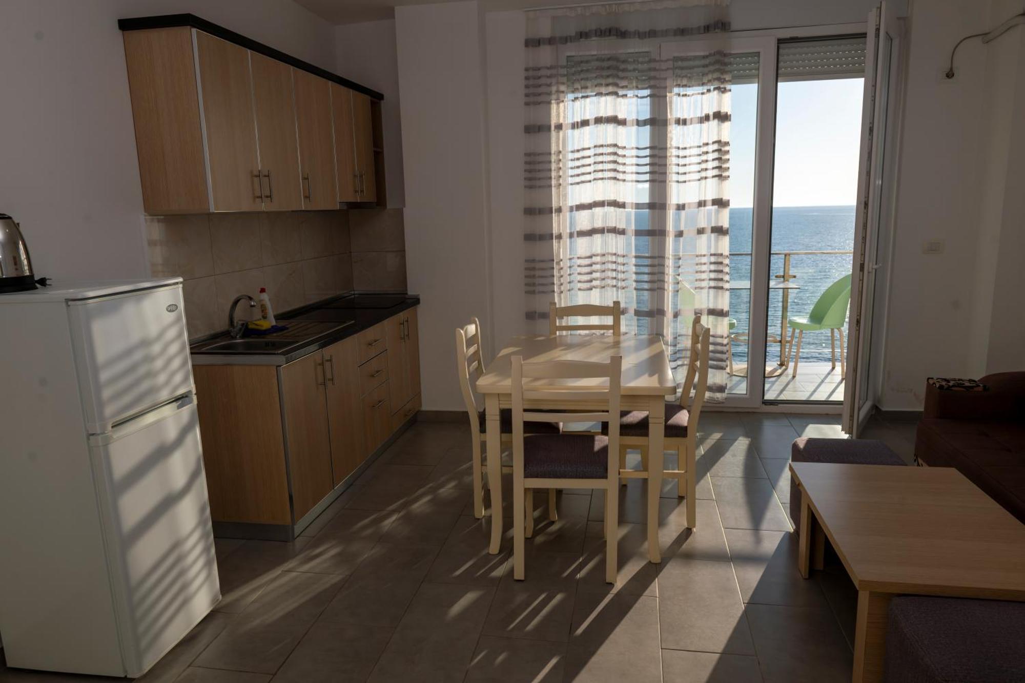 Roxhensi Apartment Shëngjin Exterior foto